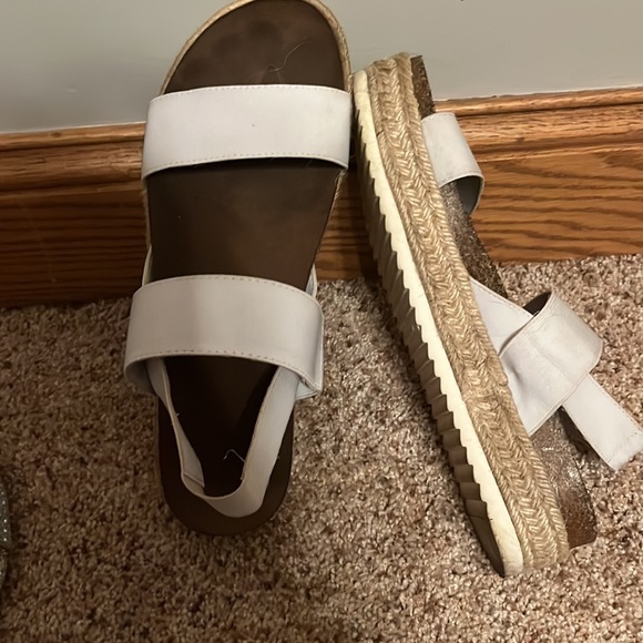 Style Madden girl, size 9 women’s, color white - Picture 3 of 4